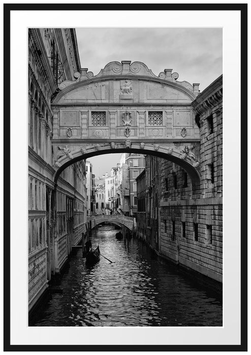 Pixxprint Romantischer Kanal in Venedig, im Galerie-Passepartout Bilderrahmen