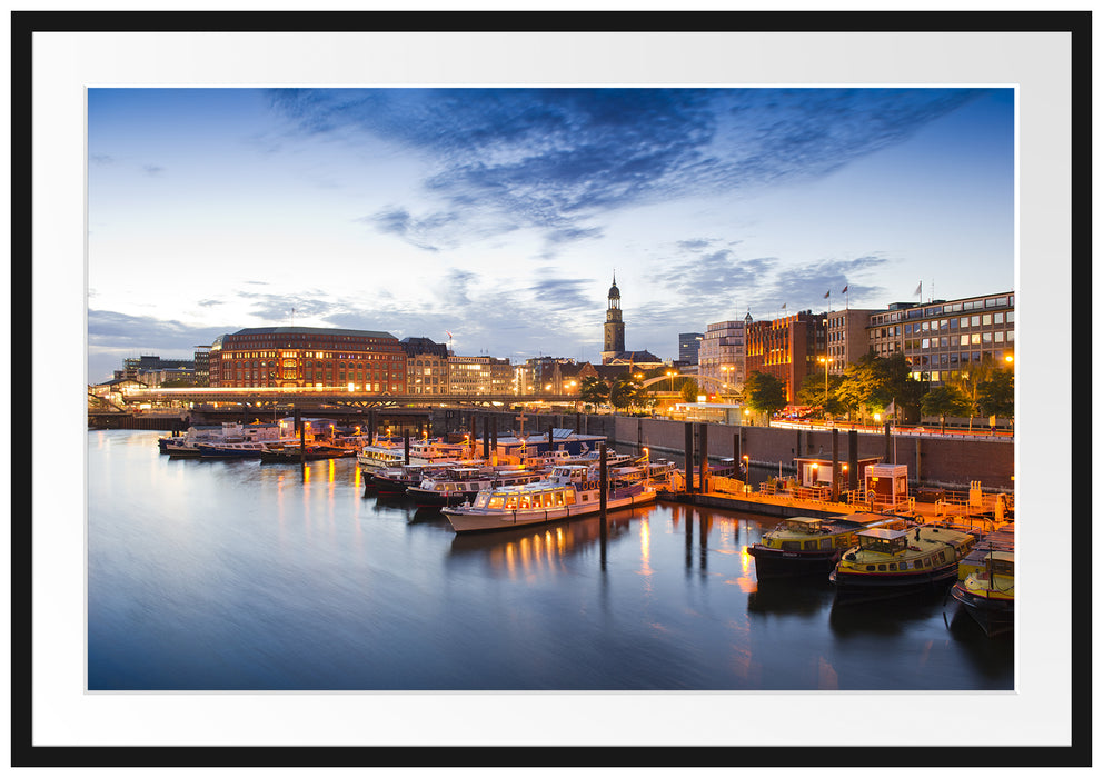 Pixxprint Hamburger Hafen am Abend, im Galerie-Passepartout Bilderrahmen