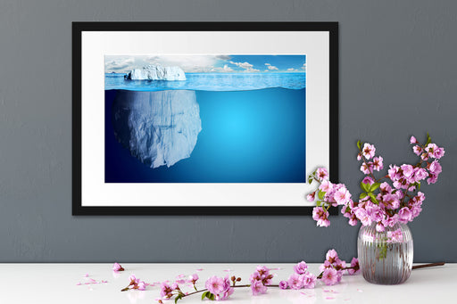 Riesiger Eisberg unter Wasser Passepartout Wohnzimmer