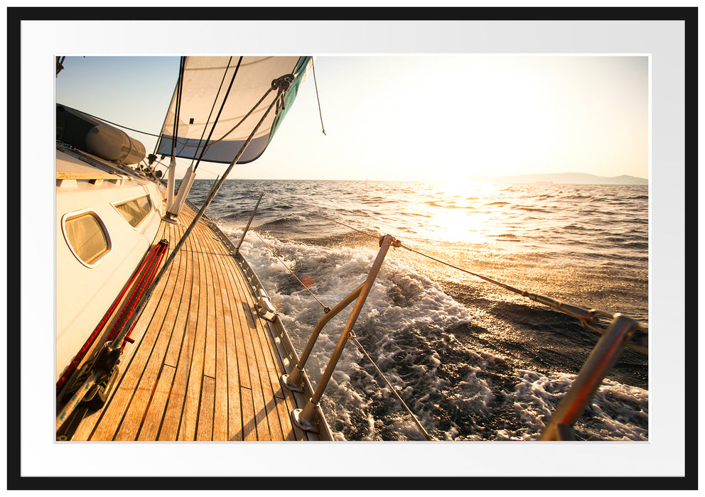 Pixxprint Segelboot im Meer, im Galerie-Passepartout Bilderrahmen