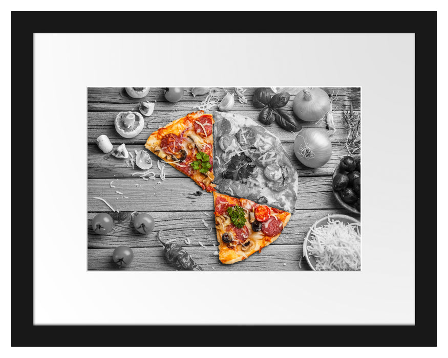 Pizza auf Holztisch Passepartout 38x30