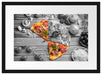 Pizza auf Holztisch Passepartout 55x40