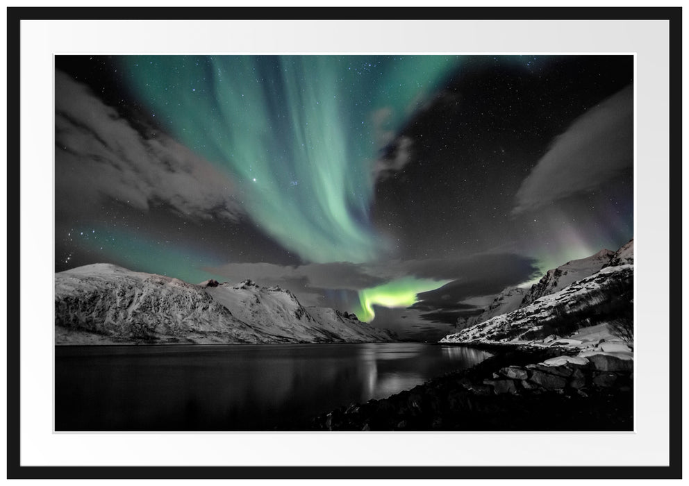 Pixxprint Polarlichter über Bergen, im Galerie-Passepartout Bilderrahmen