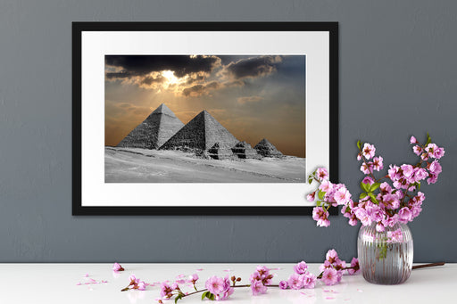 atemberaubende Pyramiden Passepartout Wohnzimmer