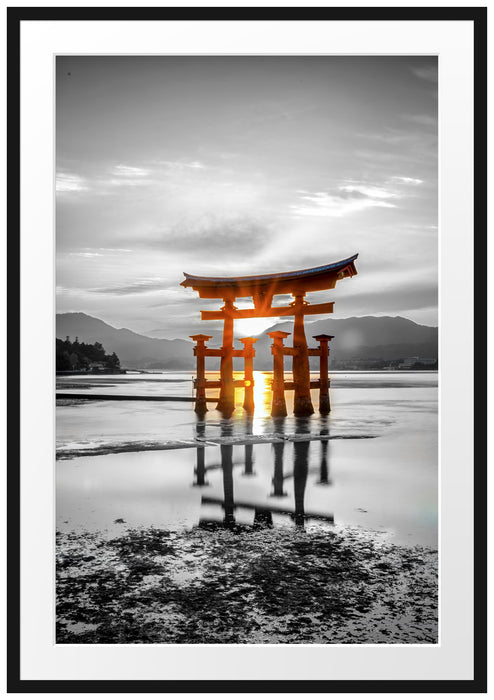 Pixxprint schönes Torii in Miyajima, im Galerie-Passepartout Bilderrahmen