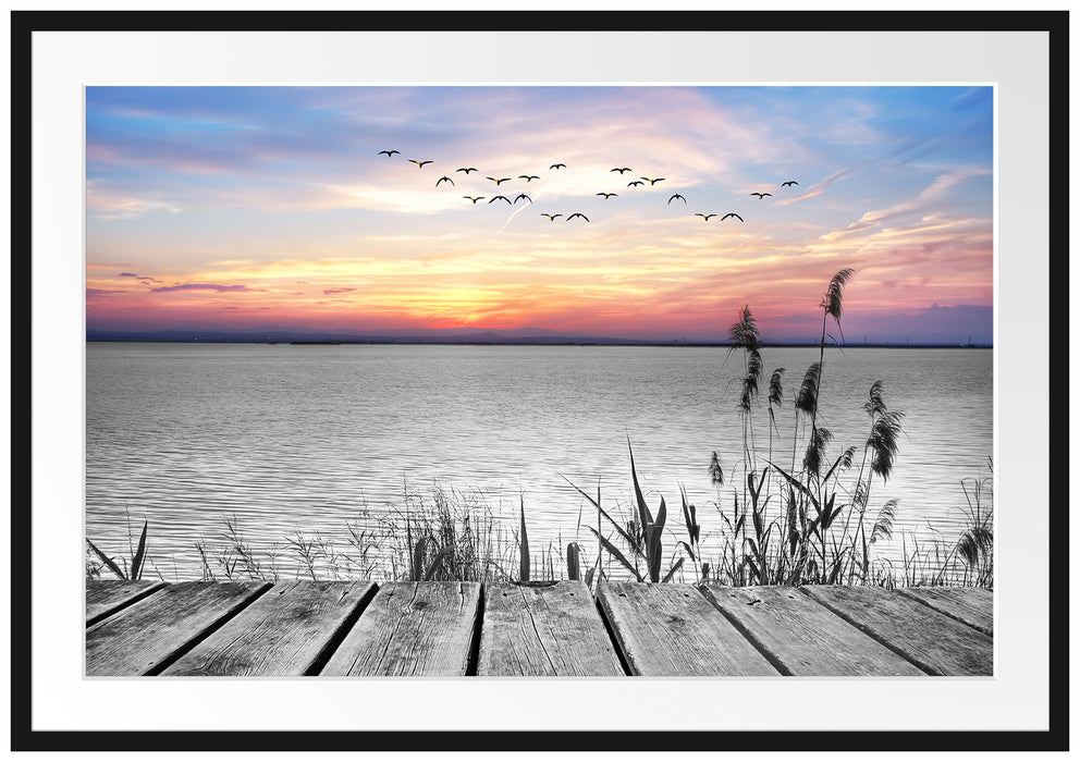 Pixxprint Steg mit Ausblick auf das Meer, im Galerie-Passepartout Bilderrahmen