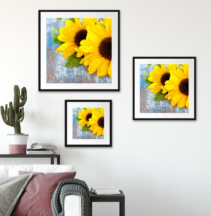 Sonnenblumen auf Holztisch Quadratisch Passepartout Wohnzimmer