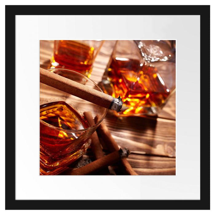 Edler Whiskey mit Zigarre Passepartout Quadratisch 40x40