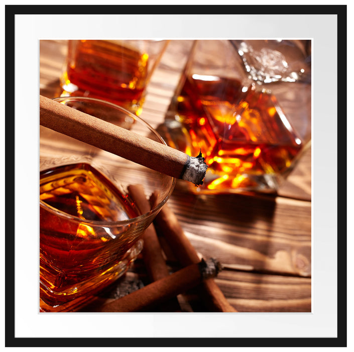 Edler Whiskey mit Zigarre Passepartout Quadratisch 70x70