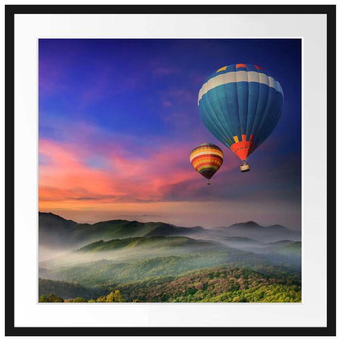 Heißluftballons in den Alpen Passepartout Quadratisch 70x70