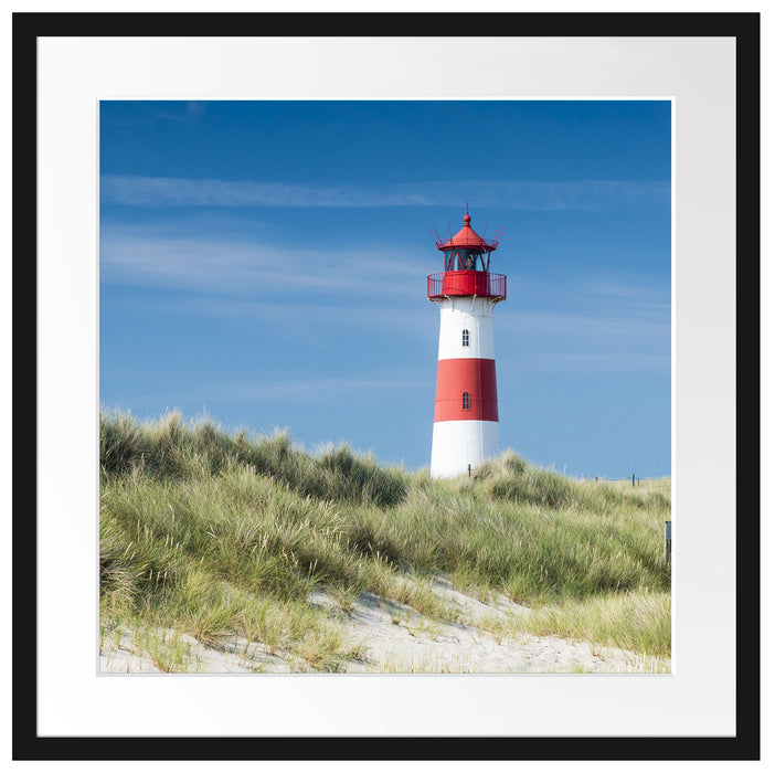 Leuchtturm hinter Dünen Passepartout Quadratisch 55x55