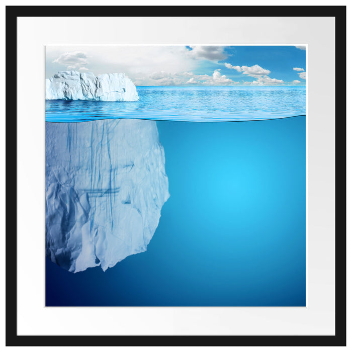 Riesiger Eisberg unter Wasser Passepartout Quadratisch 55x55