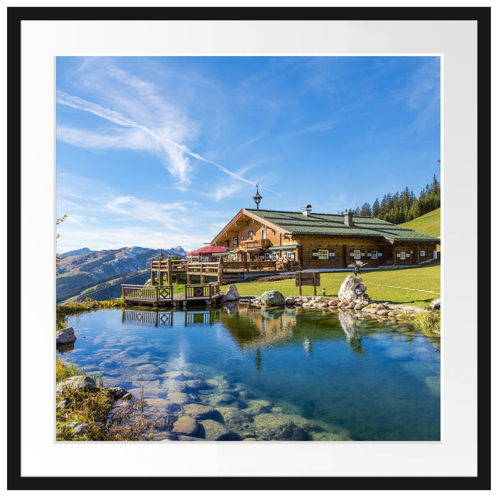 Schönes Haus in den Alpen Passepartout Quadratisch 70x70