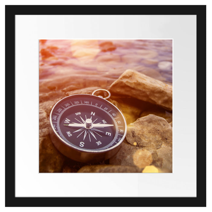 Kompass auf Steinen Heimat Passepartout Quadratisch 40x40