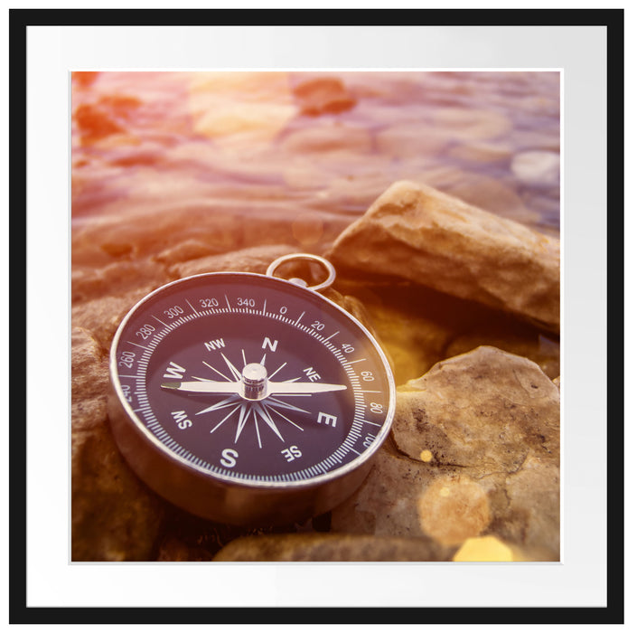 Kompass auf Steinen Heimat Passepartout Quadratisch 70x70