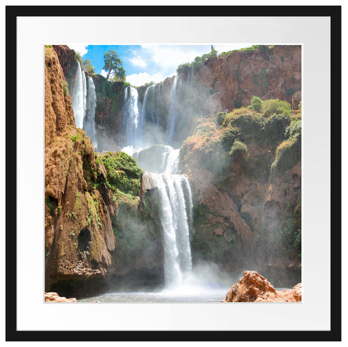 Spektakulärer Wasserfall Passepartout Quadratisch 55x55