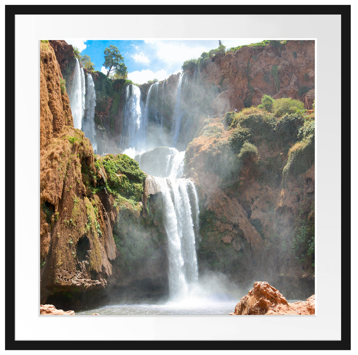 Spektakulärer Wasserfall Passepartout Quadratisch 70x70