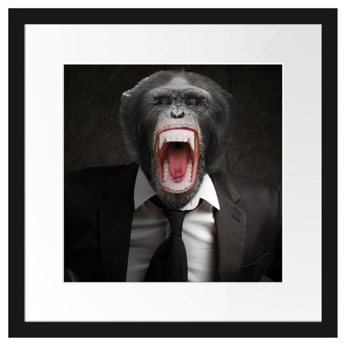Wütender Affe im Anzug Passepartout Quadratisch 40x40