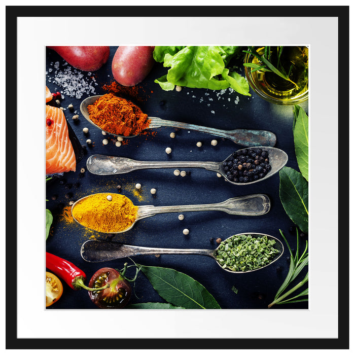 Feine Gewürze auf Löffeln Passepartout Quadratisch 55x55