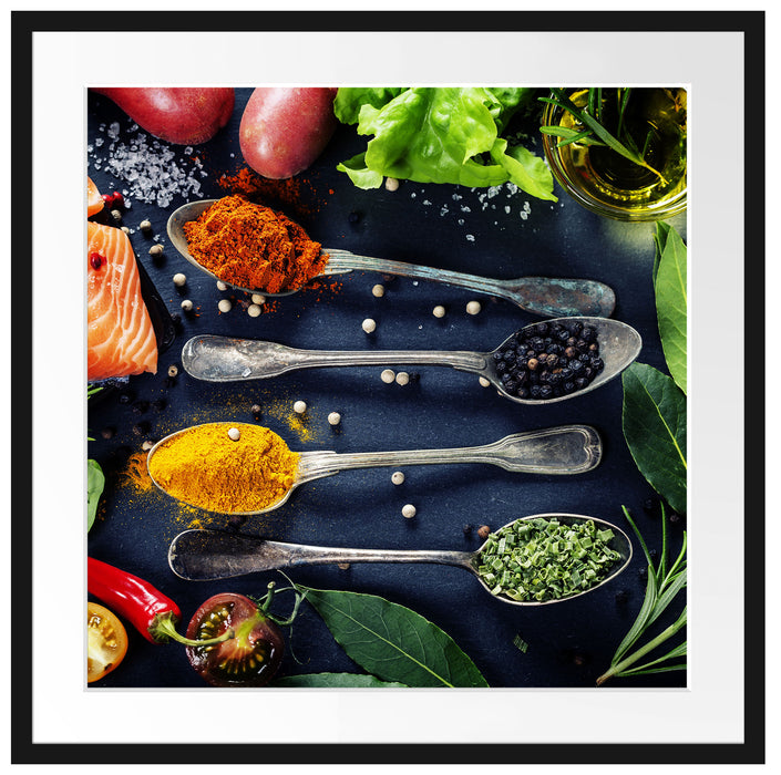 Feine Gewürze auf Löffeln Passepartout Quadratisch 70x70