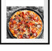 Pizza auf Pizzablech Passepartout Quadratisch 55x55
