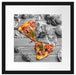 Pizza auf Holztisch Passepartout Quadratisch 40x40