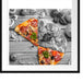Pizza auf Holztisch Passepartout Quadratisch 70x70