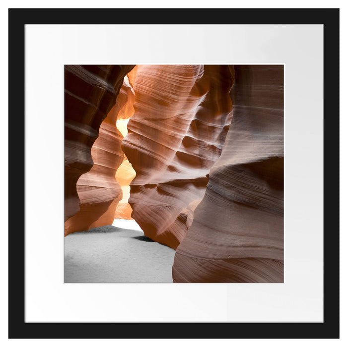 Durchgang im Antelope Canyon Passepartout Quadratisch 40x40