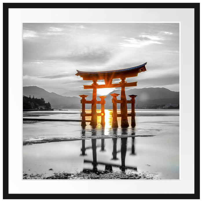 schönes Torii in Miyajima Passepartout Quadratisch 70x70