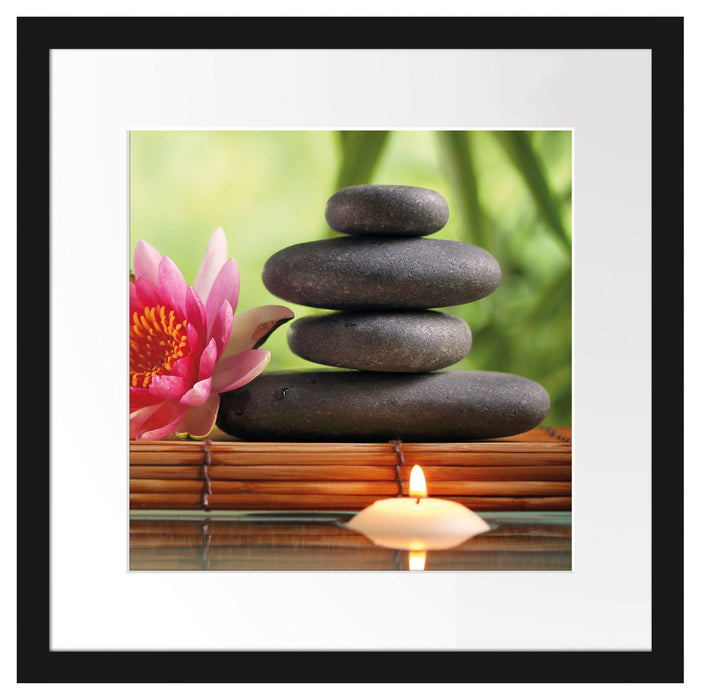Seerose mit Zen Steinen und Kerzen Passepartout Quadratisch 40x40