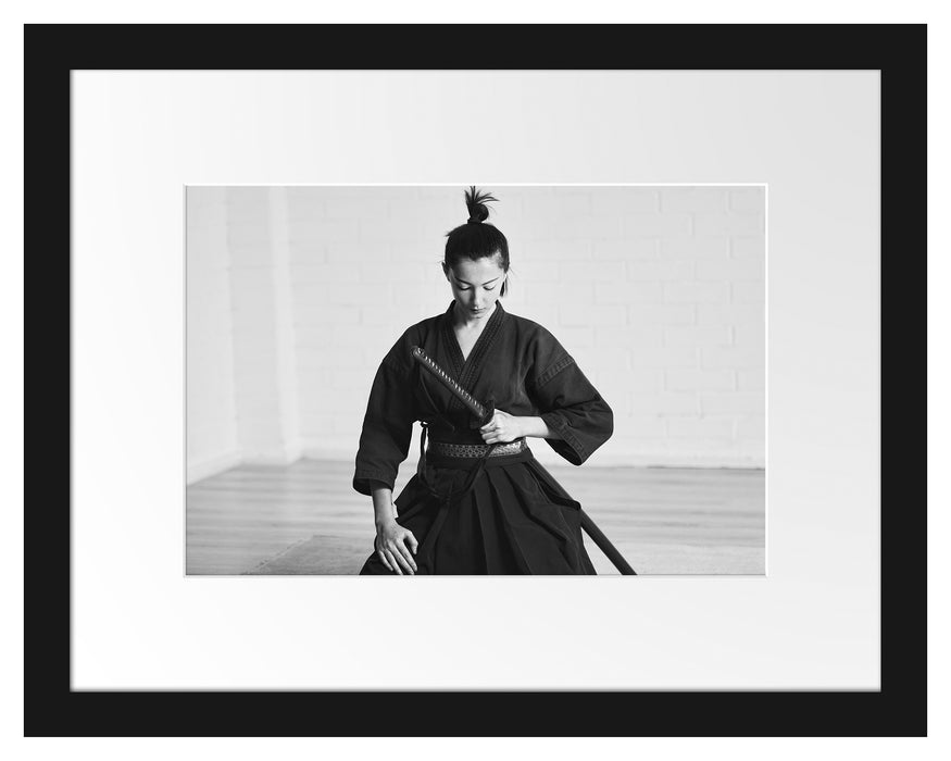 stolze Samurai-Kriegerin Kunst B&W Passepartout 38x30