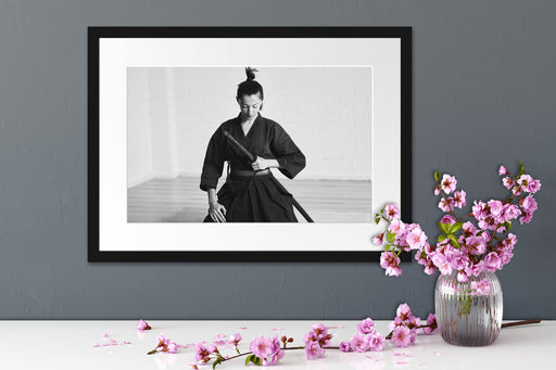 stolze Samurai-Kriegerin Kunst B&W Passepartout Wohnzimmer