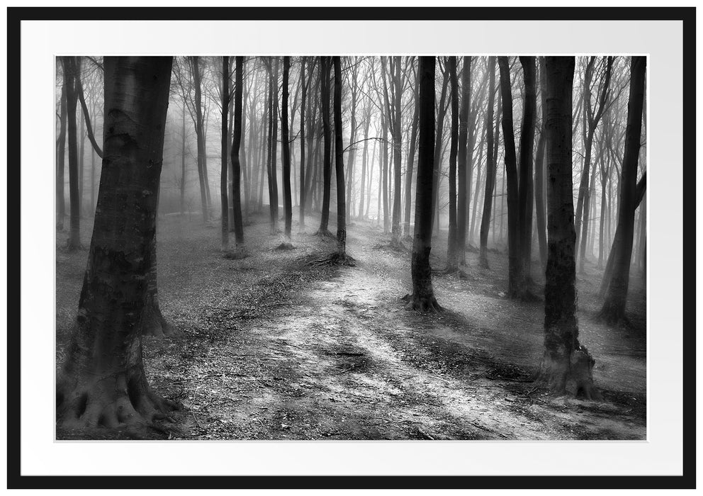 Pixxprint Düstere Landschaft schwarz weiß, im Galerie-Passepartout Bilderrahmen