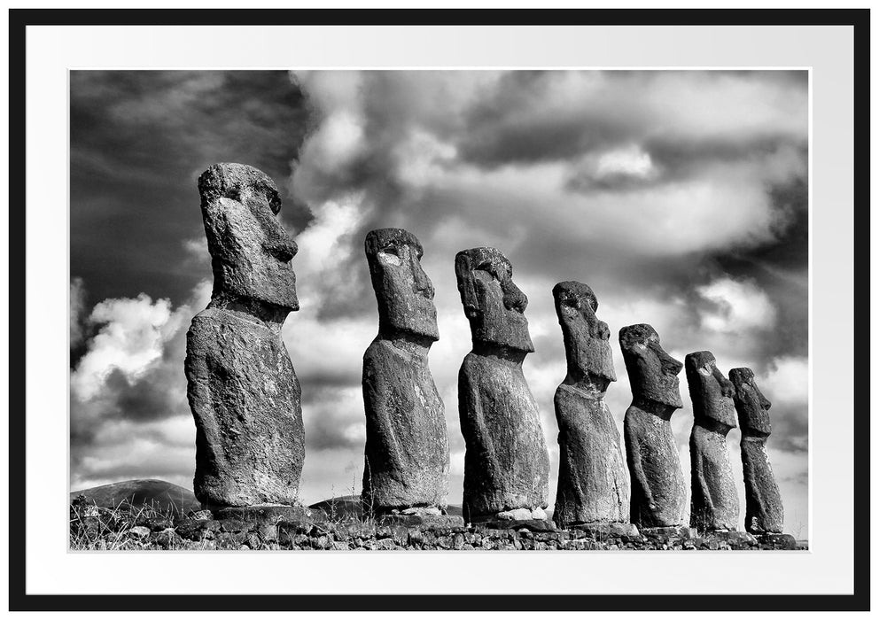 Pixxprint Moai Statuen auf den Osterinseln, im Galerie-Passepartout Bilderrahmen