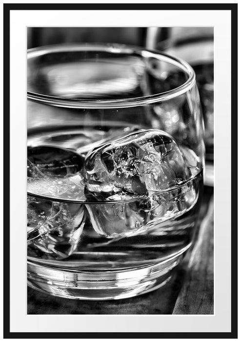 Pixxprint Goldgelber Whisky, im Galerie-Passepartout Bilderrahmen