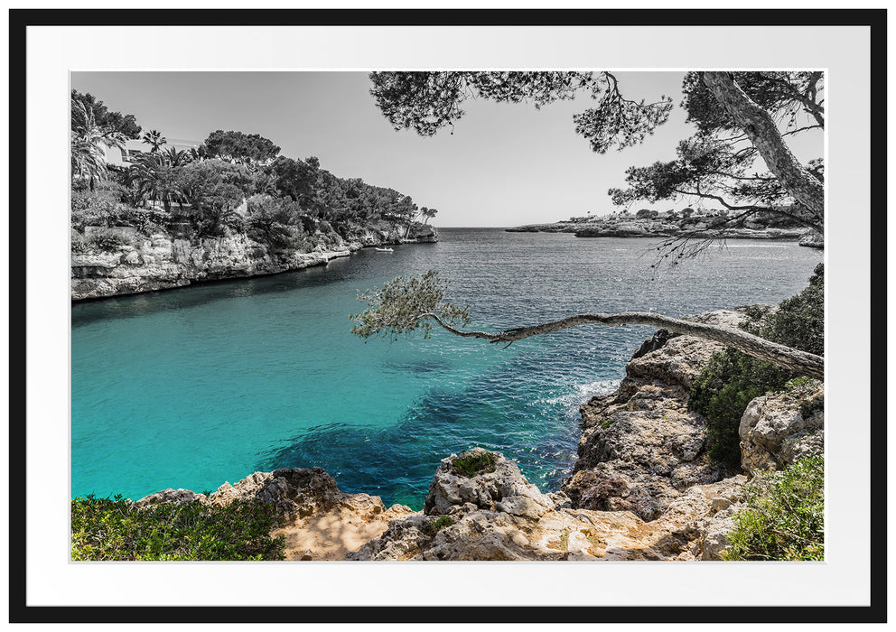 Pixxprint Mallorca Bay Cove, im Galerie-Passepartout Bilderrahmen