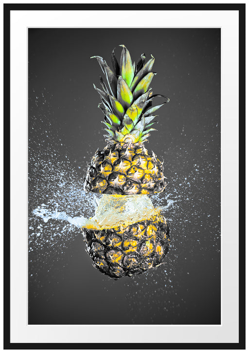 Ananas mit Wasser bespritzt Passepartout 100x70
