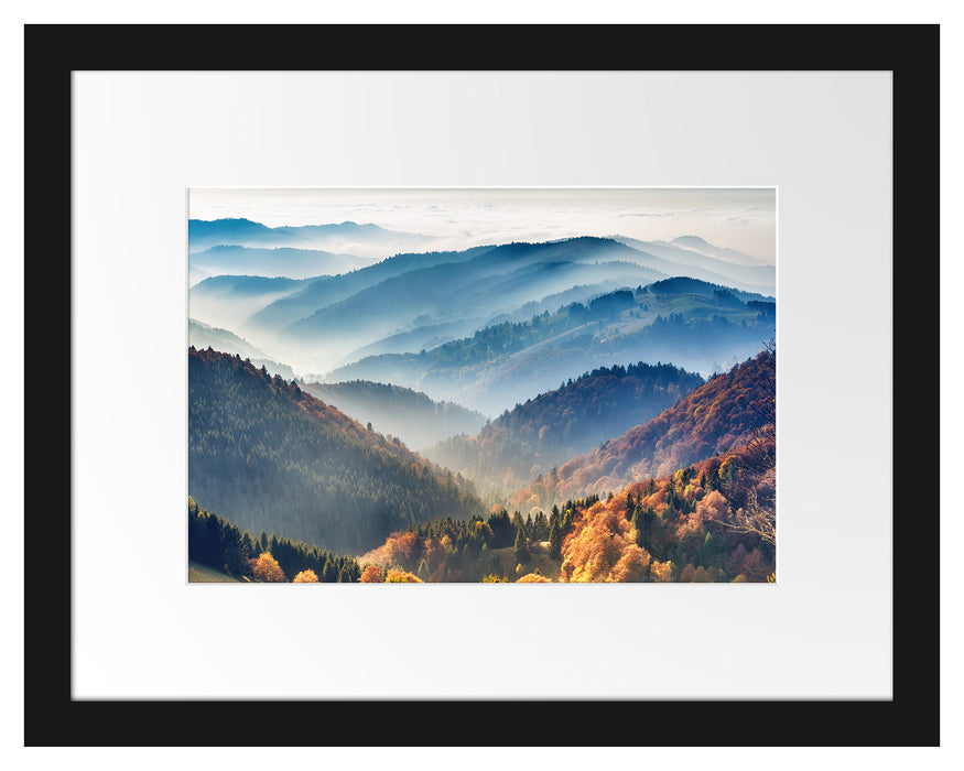 Pixxprint Nebelige Berglandschaft im Herbst, im Galerie-Passepartout Bilderrahmen