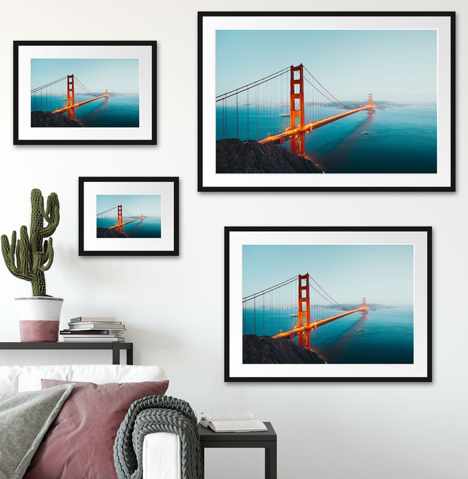 Golden Gate Bridge in der Abenddämmerung Passepartout Wohnzimmer Rechteckig