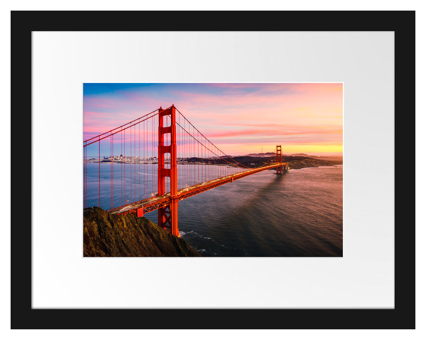 Pixxprint Golden Gate Bridge bei Sonnenuntergang, im Galerie-Passepartout Bilderrahmen