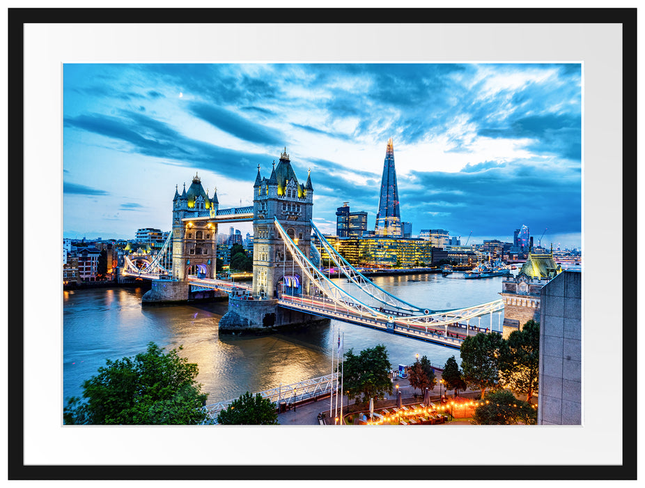 Beleuchtete Tower Bridge am Abend Passepartout Rechteckig 80