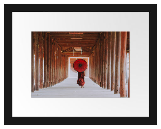 Mönch mit rotem Schirm im Tempelgang Passepartout Rechteckig 30