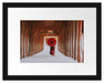 Mönch mit rotem Schirm im Tempelgang Passepartout Rechteckig 30