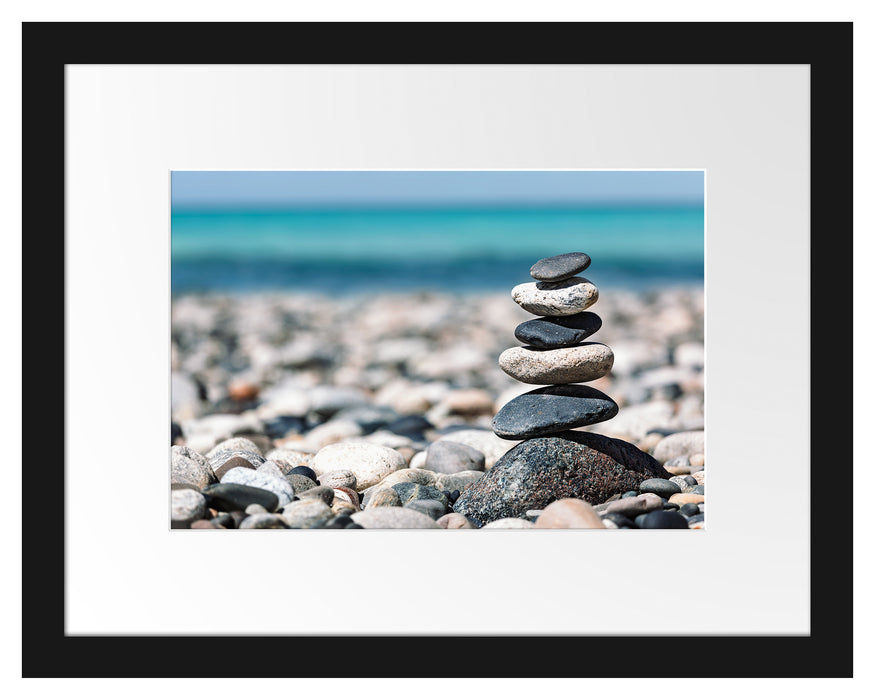 Pixxprint Steinpyramide am Kiesstrand, im Galerie-Passepartout Bilderrahmen