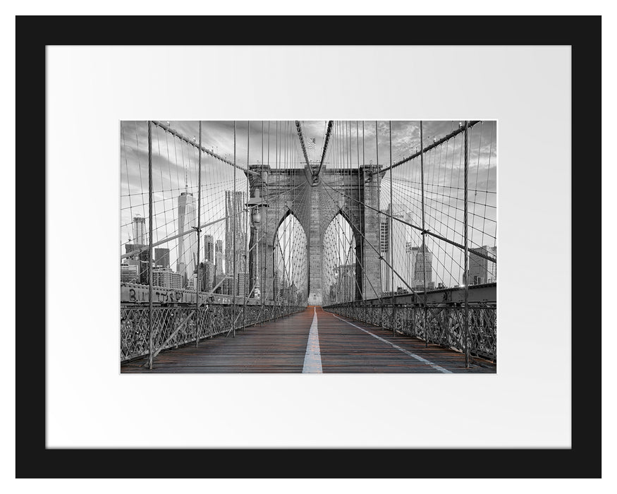 Pixxprint Leere Brooklyn Bridge in New York City B&W Detail, im Galerie-Passepartout Bilderrahmen