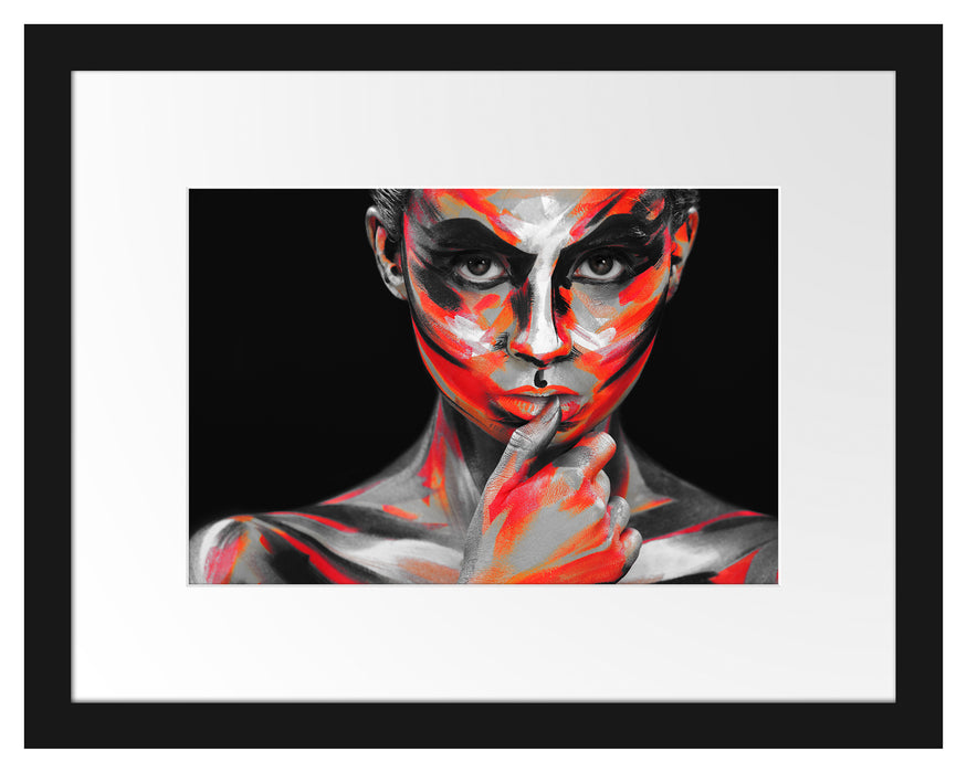 Pixxprint Nahaufnahme Frau mit Bodyart B&W Detail, im Galerie-Passepartout Bilderrahmen