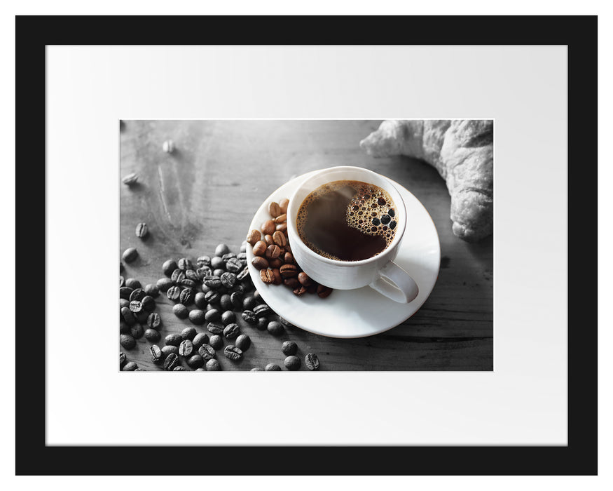 Pixxprint Tasse Kaffee mit Bohnen und Croissant B&W Detail, im Galerie-Passepartout Bilderrahmen