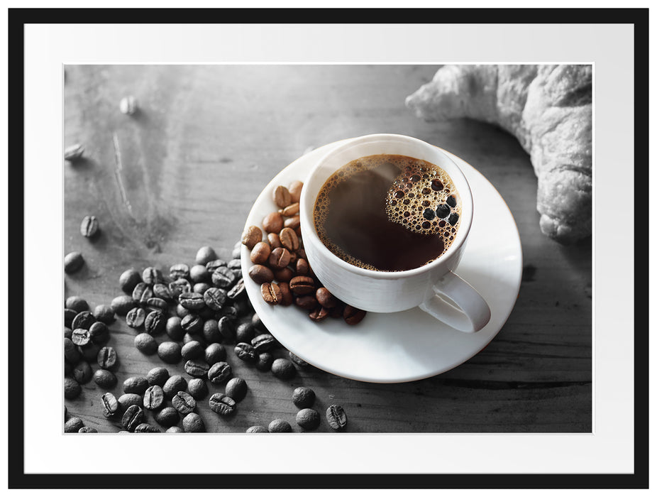 Tasse Kaffee mit Bohnen und Croissant B&W Detail Passepartout Rechteckig 80
