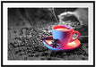 Kaffeetasse mit Bohnen auf Holztisch B&W Detail Passepartout Rechteckig 100