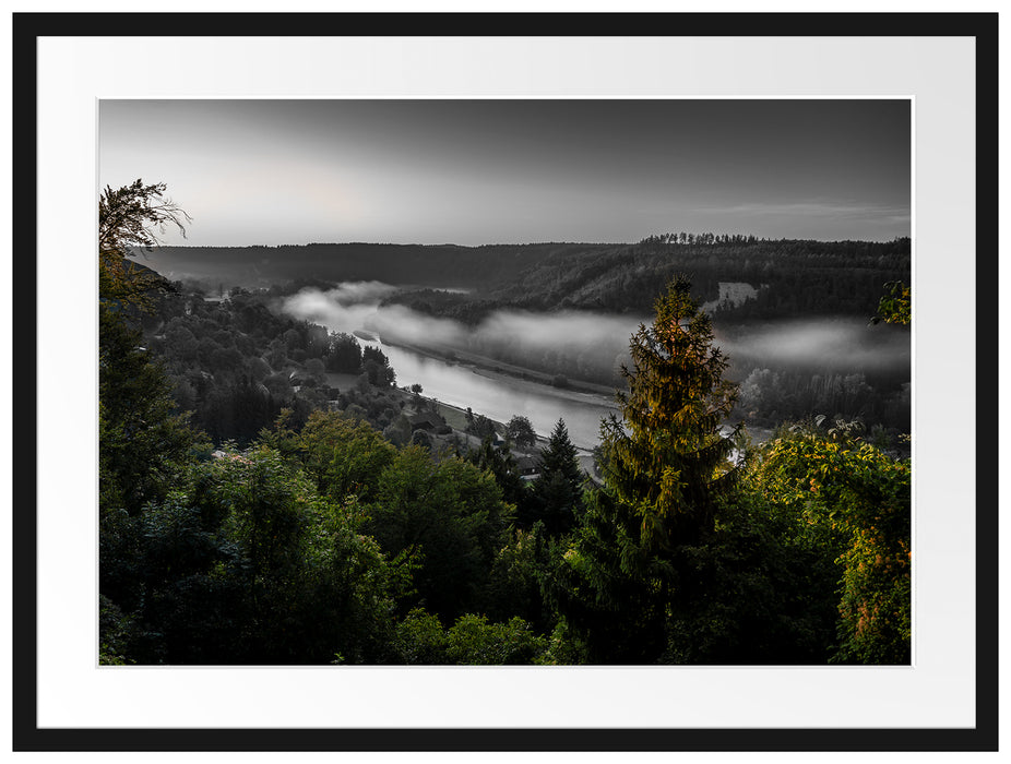 Nebel über Fluss bei Sonnenaufgang B&W Detail Passepartout Rechteckig 80